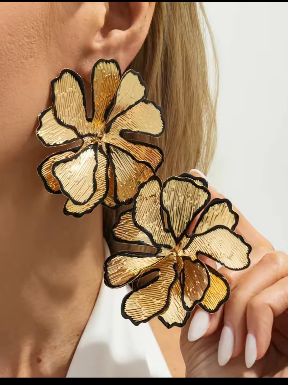 Gold Floral Outline Earrings